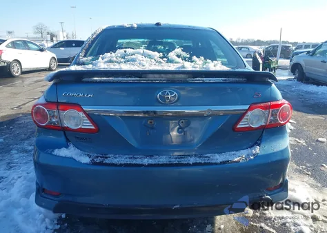 2013 Toyota Corolla S z USA, uszkodzony, nr VIN 5YFBU4EE3DP098574